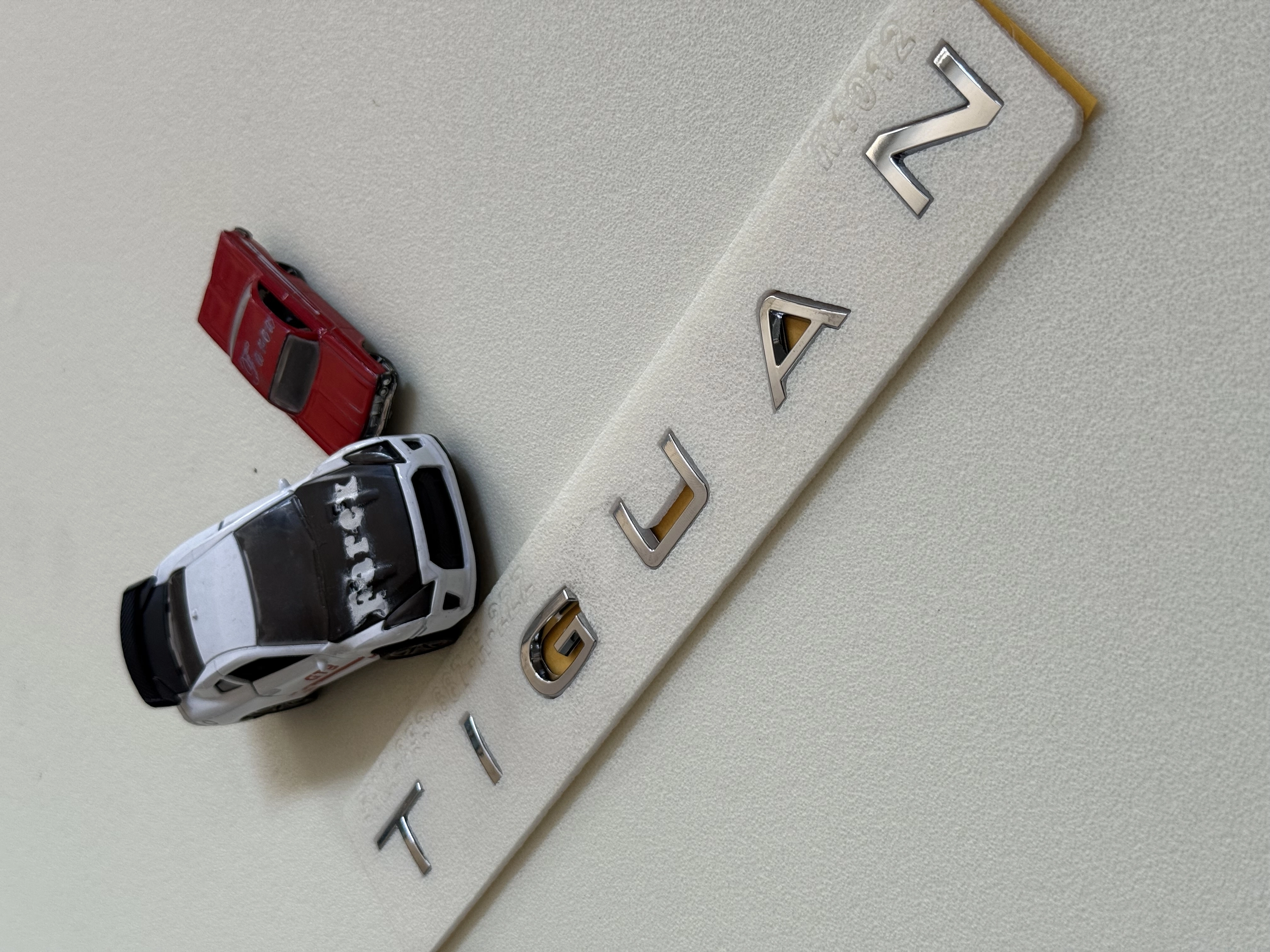 Tiguan Yeni Nesil Krom Bagaj Yazısı 3M 3D ABS Logo Arma