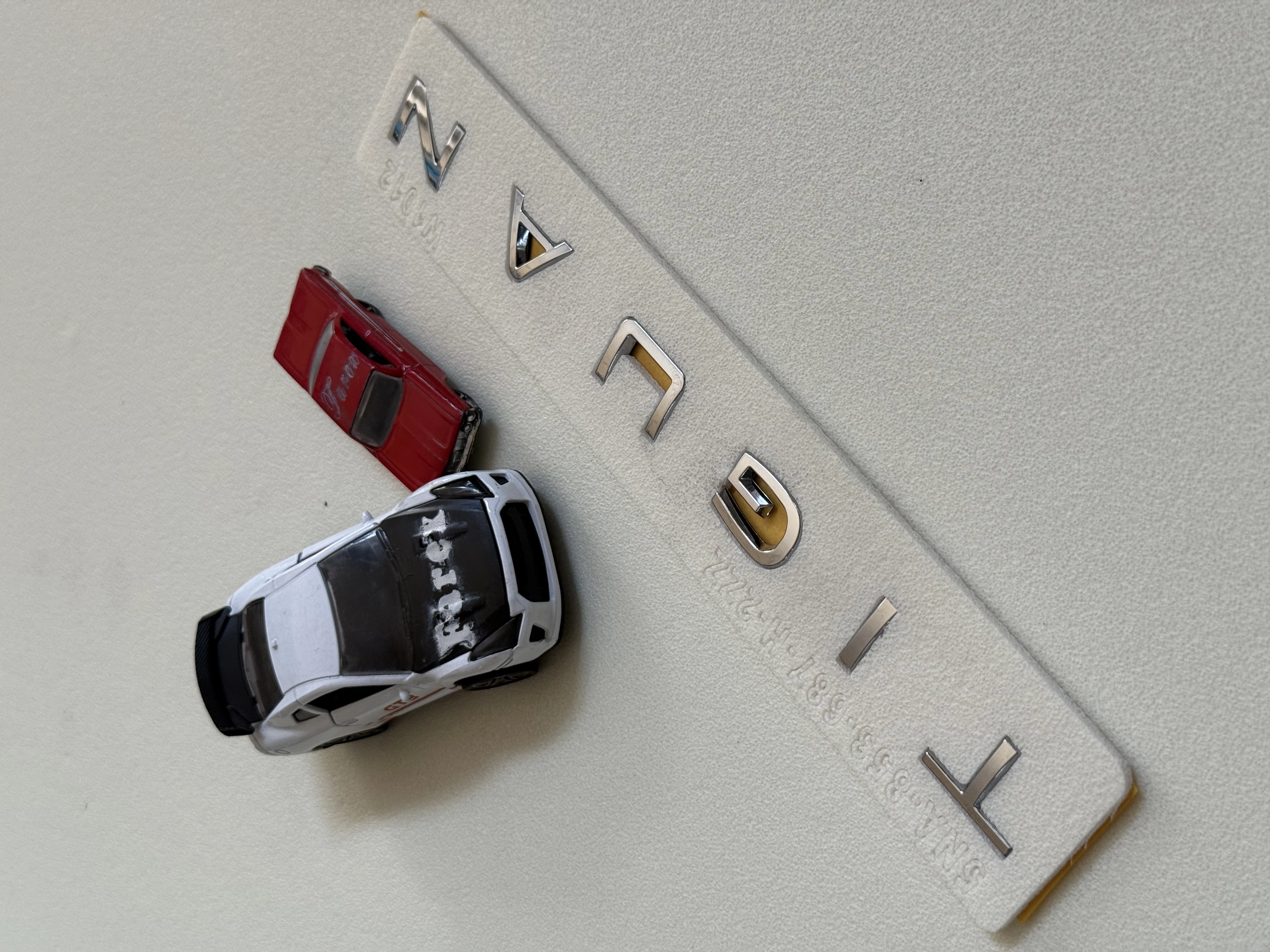 Tiguan Yeni Nesil Krom Bagaj Yazısı 3M 3D ABS Logo Arma