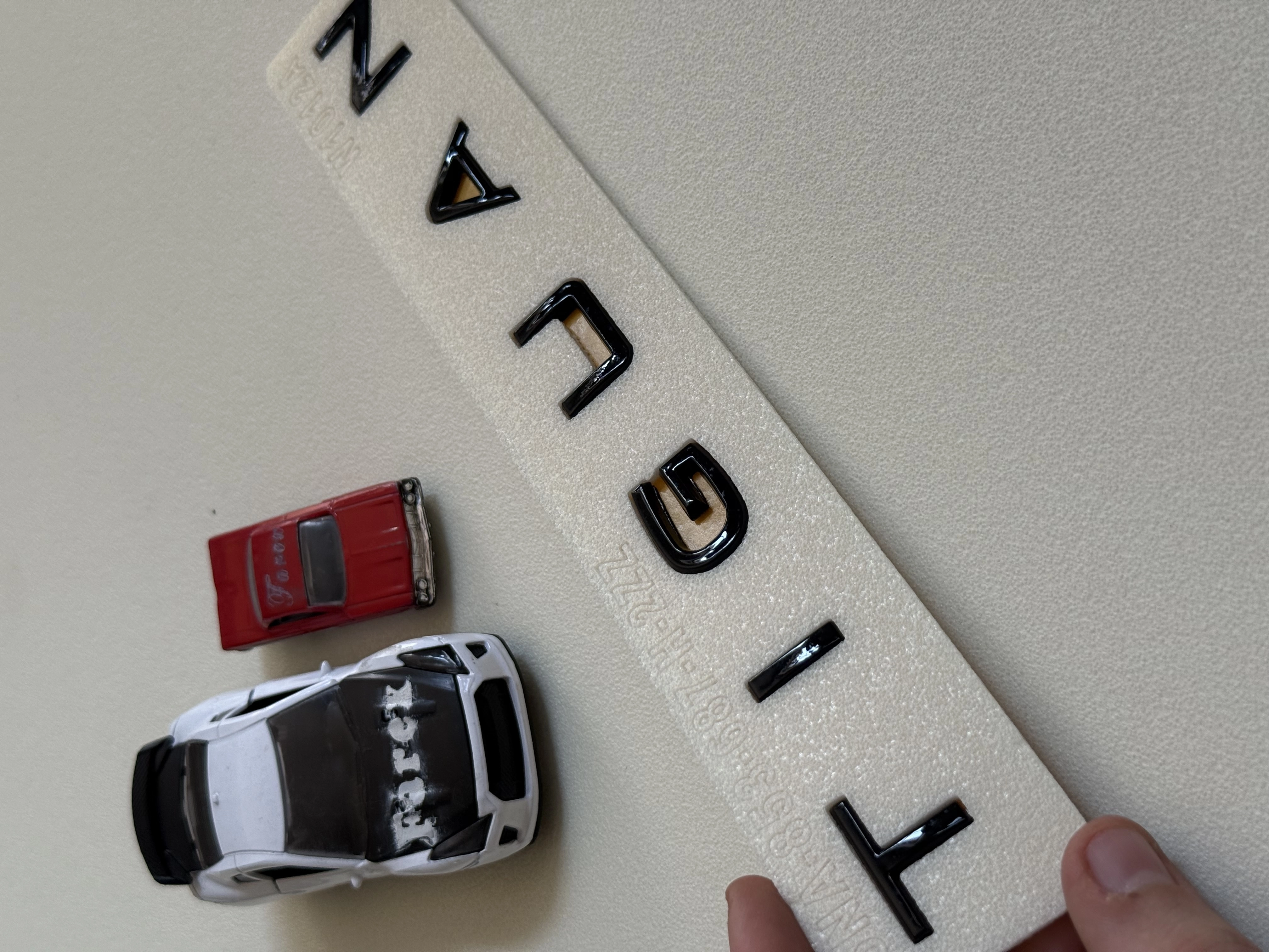 Tiguan Yeni Nesil Piano Black Bagaj Yazısı 3M 3D ABS Logo Arma