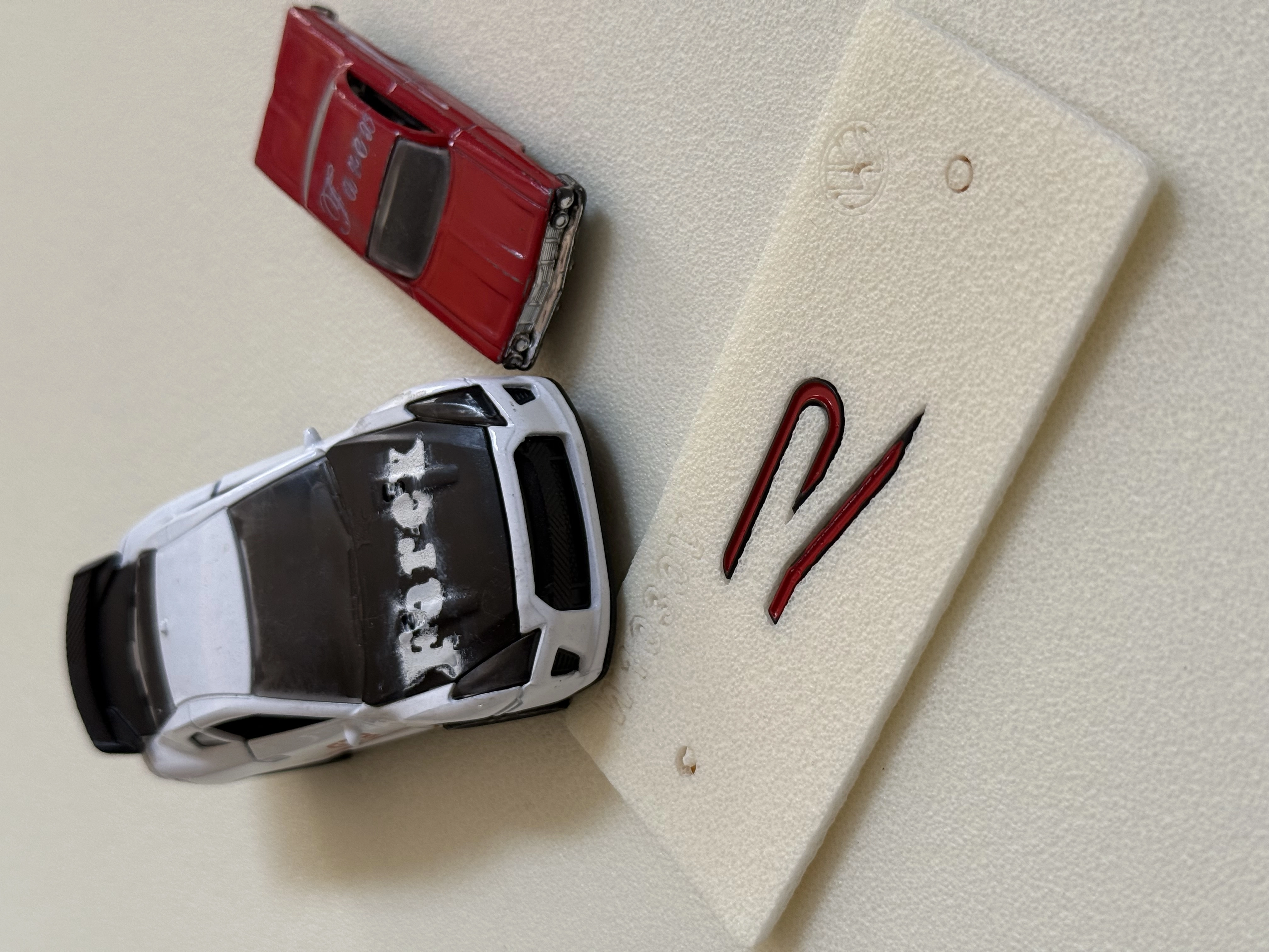 Volkswagen R Kırmızı-Piano Black Küçük Boy 4,5 cm 3M 3D ABS ( Tüm Modeller)