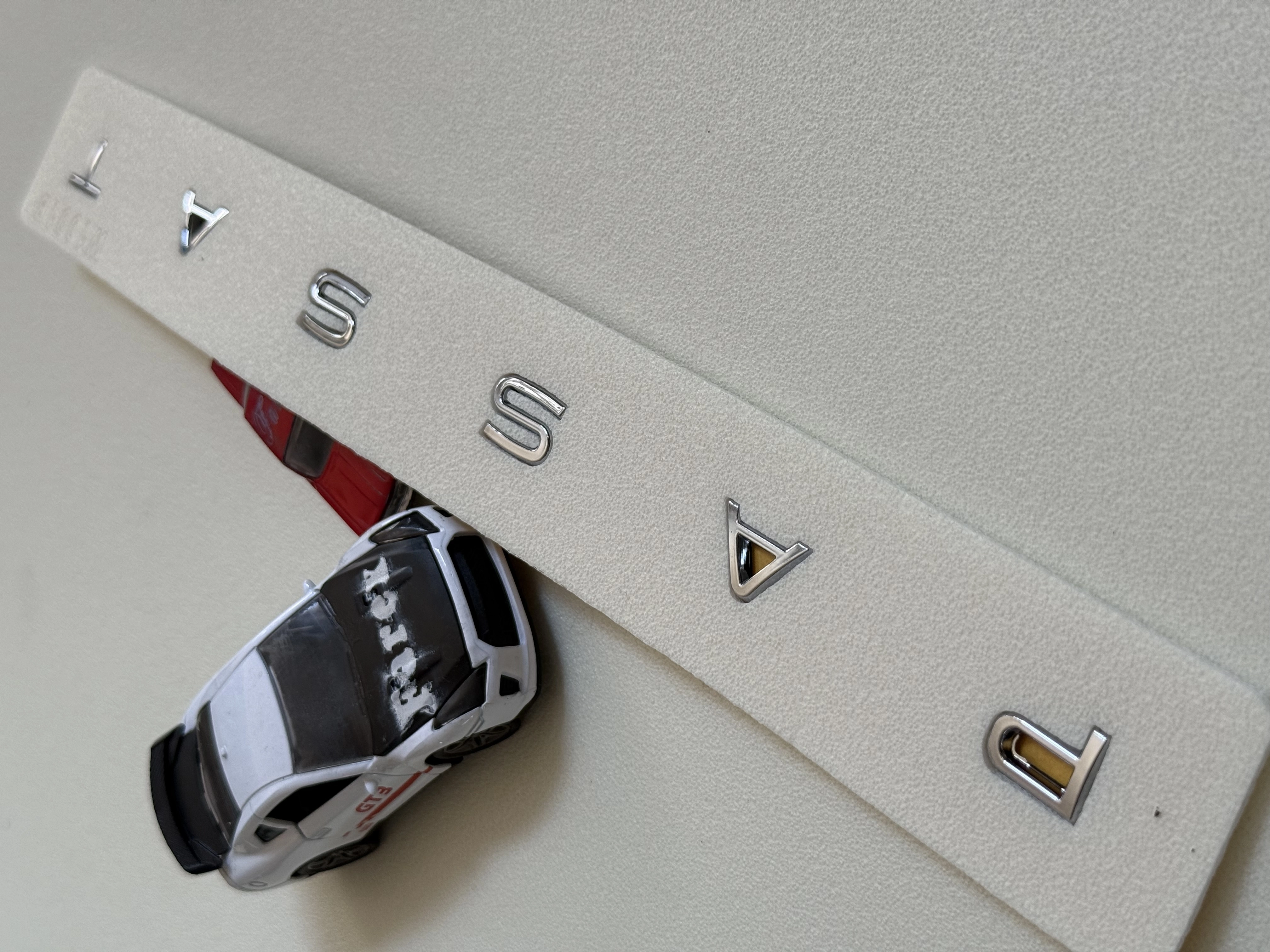 Volkswagen Passat Uyumlu 33 cm Yeni Nesil Boşluklu Krom Bagaj Yazısı Logosu Arması 3M 3D ABS