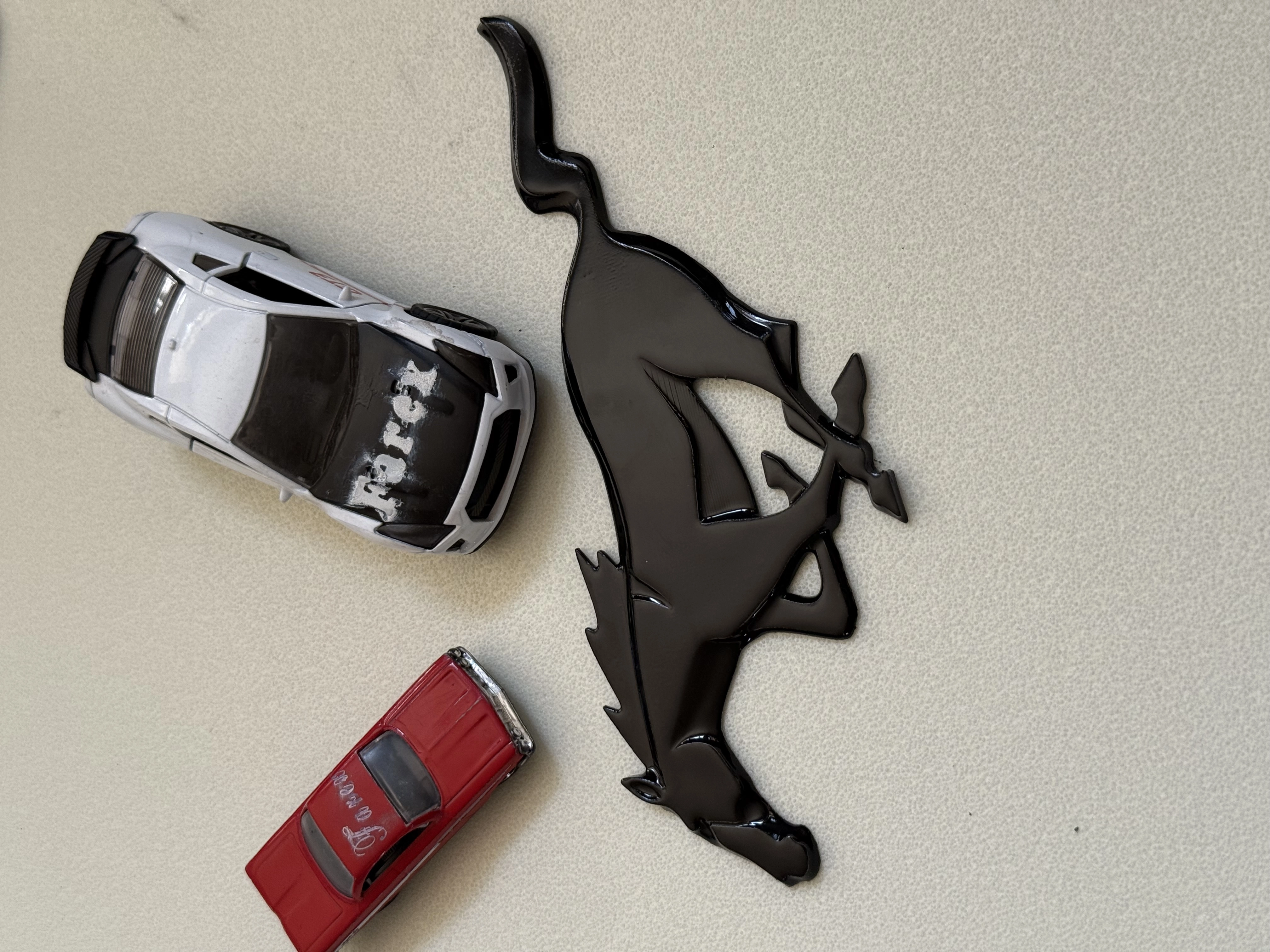 Ford Mustang Koşan At Büyük Boy Piano Black 3M 3D ABS