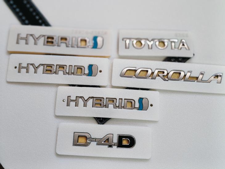 Toyota-Corolla-Hybrid-D4D Bagaj ve Hybrid Çamurluk Yazısı Seti 6’lı 3M 3D ABS