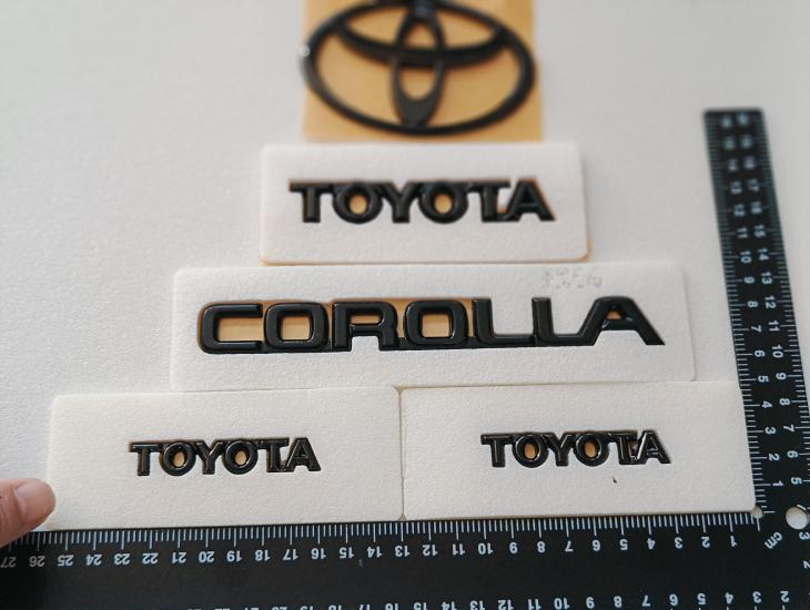 Toyota-Corolla Piano Black Efsane Kasa Bagaj ve Çamurluk Yazısı ve Bagaj Arması Seti 3’lü 3M 3D ABS