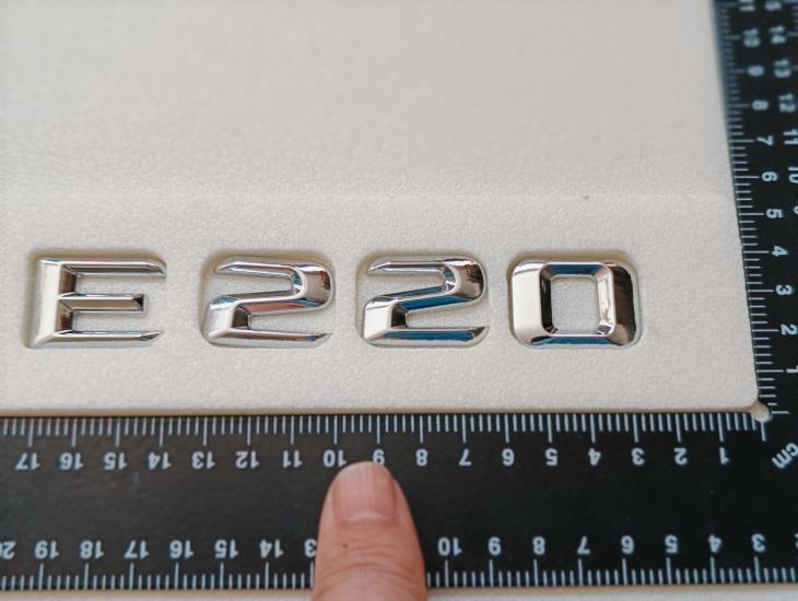 E 220 Üçgen Tip Krom Bagaj Yazısı 3M 3D ABS
