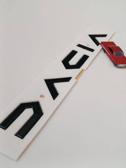 Dacia Yeni Nesil Bagaj Yazısı Piano Black 3M 3D ABS