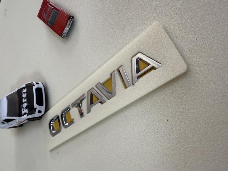 Octavia Krom Bagaj Yazısı 3M 3D ABS