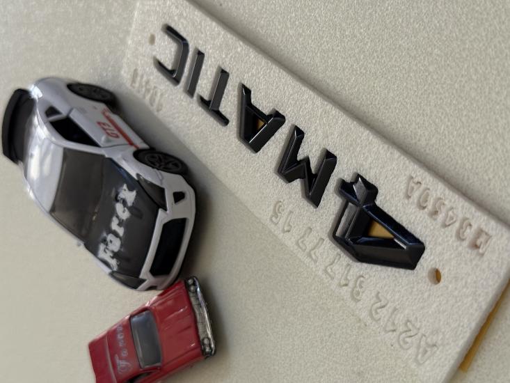 4Matic Üçgen Tip Piano Black Bagaj Yazısı 3M 3D ABS