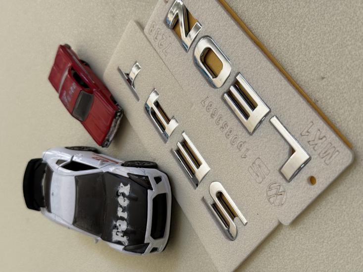 Seat ve Leon Krom Bagaj Yazısı Seti 2’li 3M 3D ABS