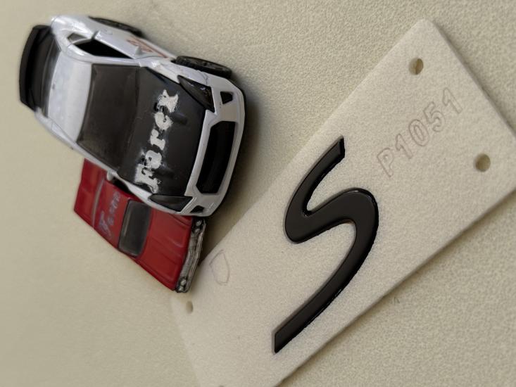 Porsche S Piano Black Bagaj Yazısı Büyük Boy 3M 3D ABS