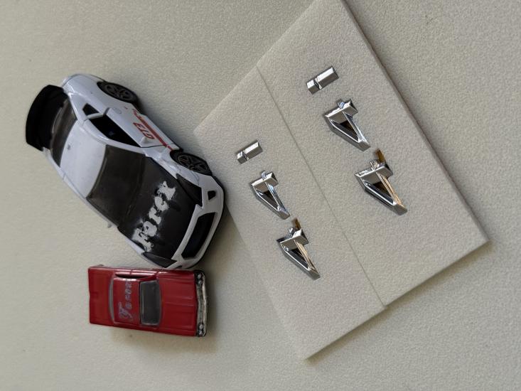 Bmw 4.4i Krom Çamurluk Yazısı Seti 2’li 3M 3D ABS