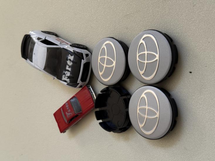 Toyota Gri Jant Kapak Arması Seti 4’lü 3M 3D ABS