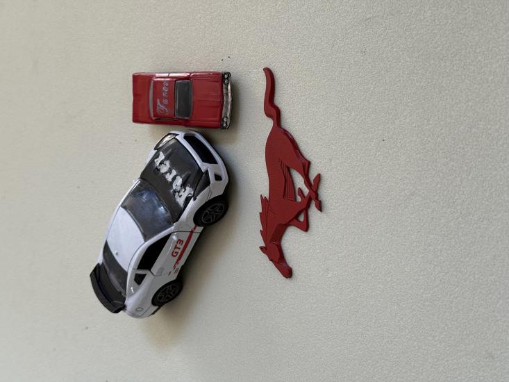 Ford Mustang Koşan At Orta Boy Kırmızı 3M 3D ABS