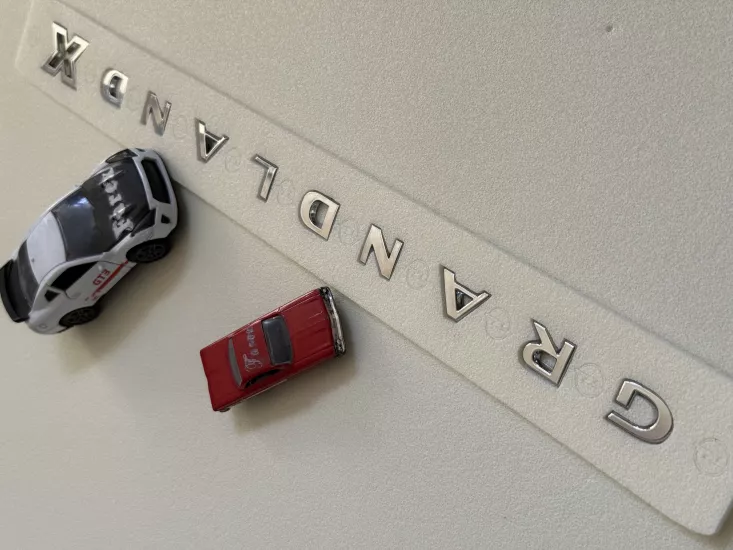 Opel Grandland X Yeni Nesil Boşluklu Krom Bagaj Yazısı 3M 3D ABS